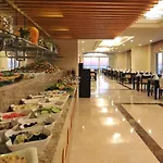 מלון דירות Goldcity 2 Chambres, Vue Sur Mer, Aquapark Non Inclus 3*